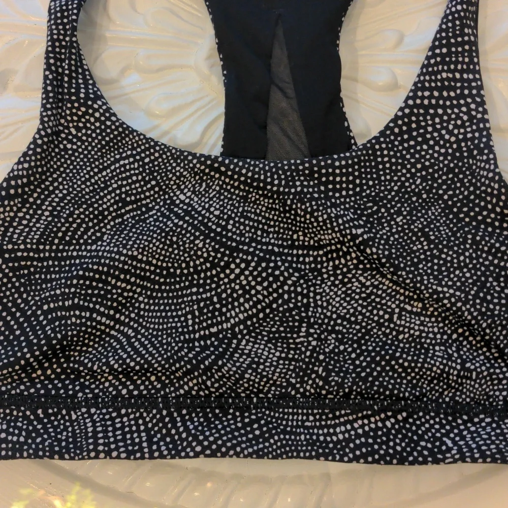 Lululemon Black and White Women's Sports Bra Small - Picture 6 of 10